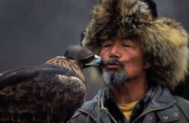 Kazašský lovec se svým orlem. Ilustrační foto.
